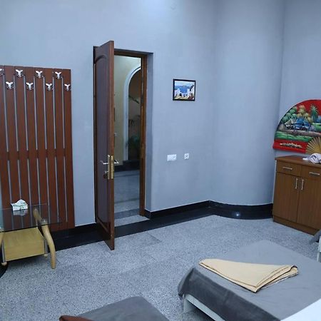 יירבאן Joy Hotel Apartament מראה חיצוני תמונה