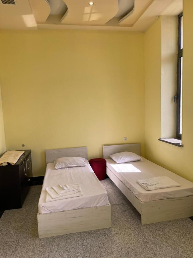 יירבאן Joy Hotel Apartament מראה חיצוני תמונה