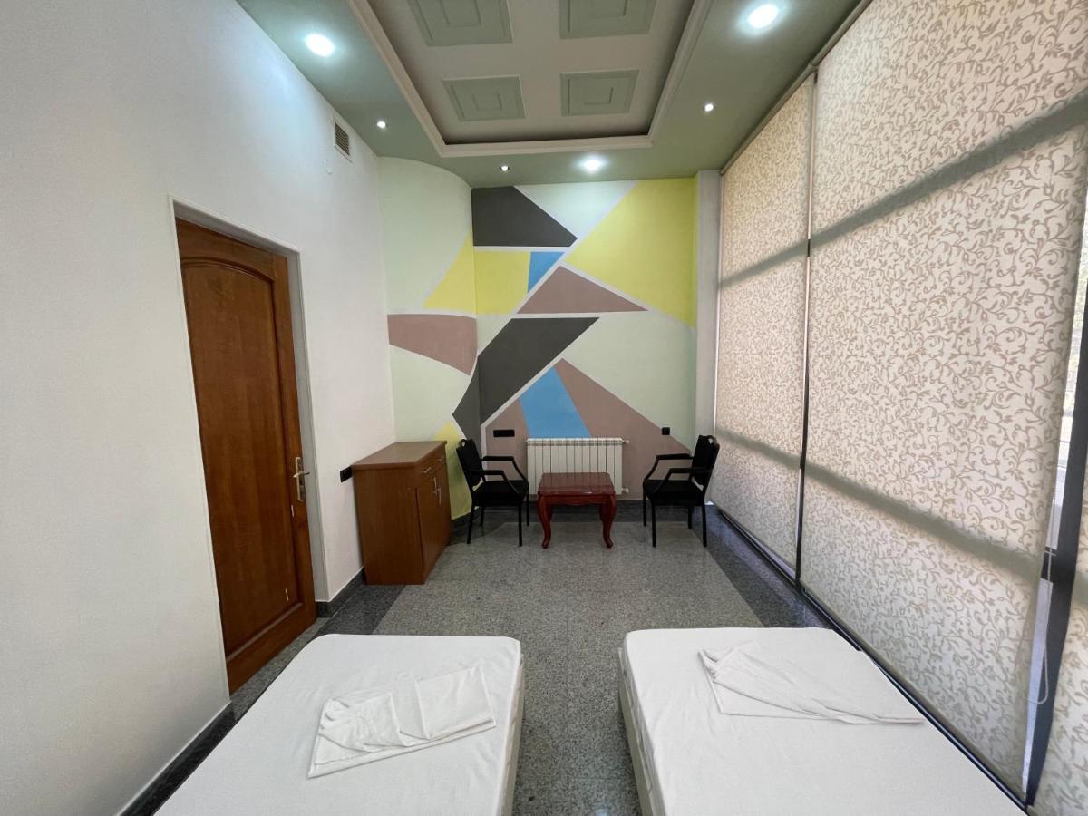 יירבאן Joy Hotel Apartament מראה חיצוני תמונה