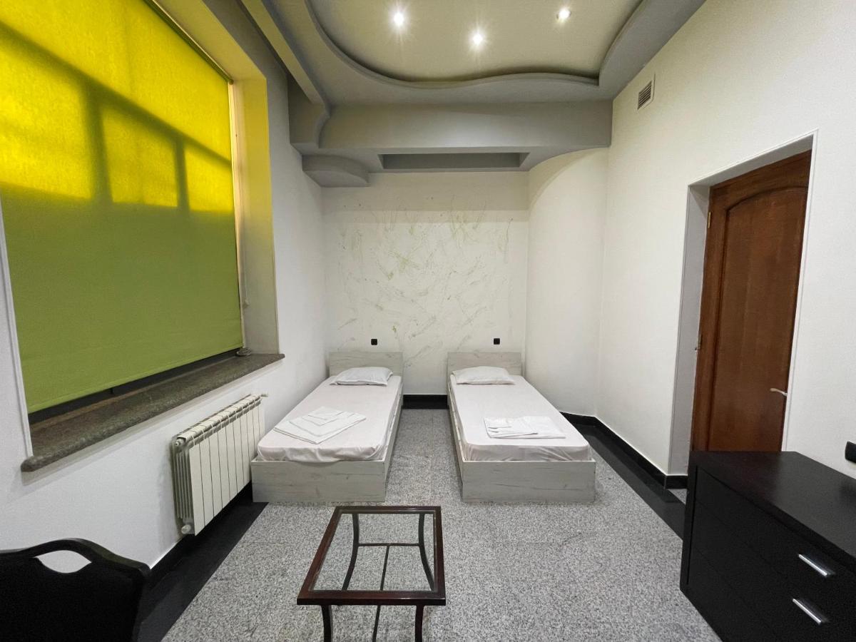 יירבאן Joy Hotel Apartament מראה חיצוני תמונה