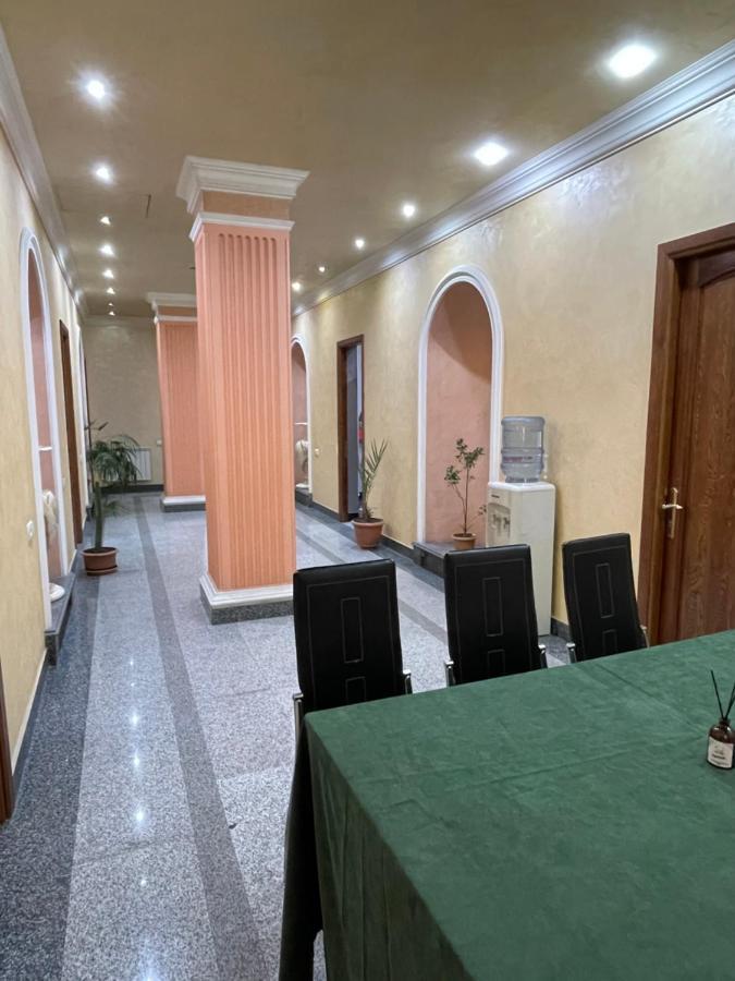 יירבאן Joy Hotel Apartament מראה חיצוני תמונה
