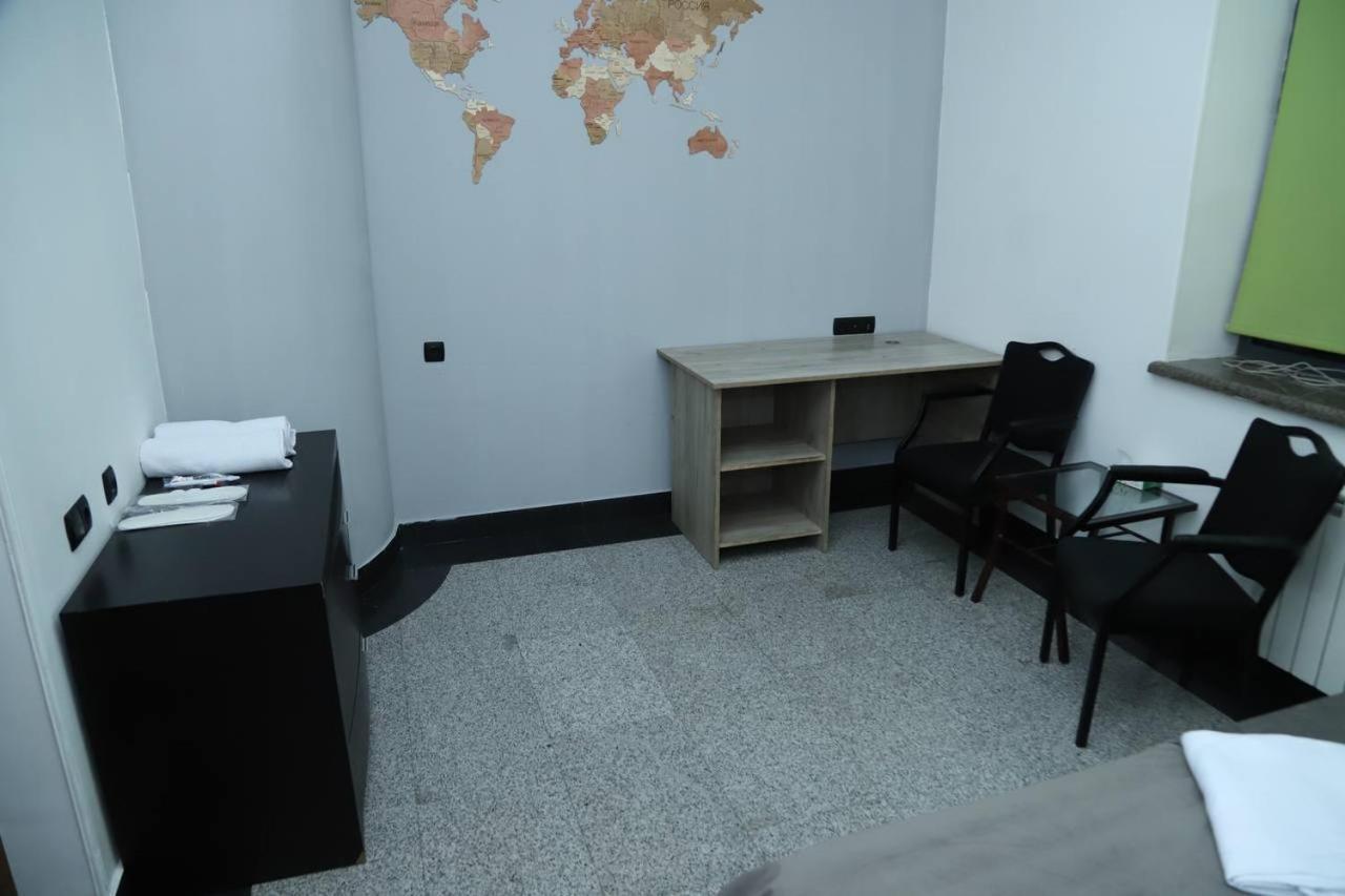 יירבאן Joy Hotel Apartament מראה חיצוני תמונה